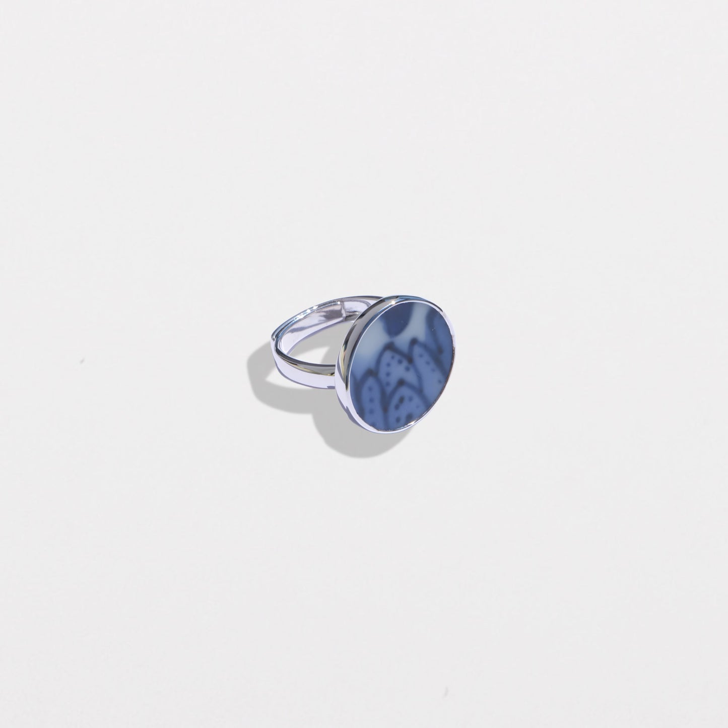 Antique Porcelain Ring 04